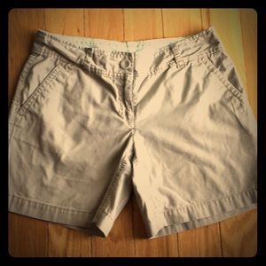 LOFT Khaki 6" shorts.